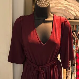 Isabel flutter short sleeve maternity dress size L